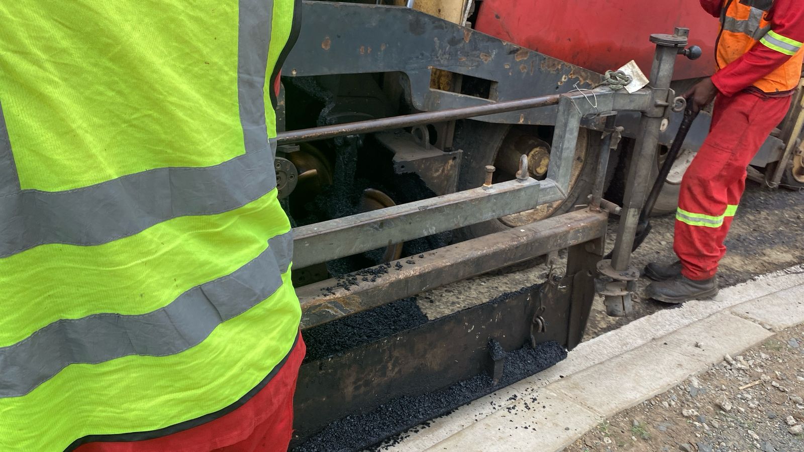 Tarring & asphalt image 11