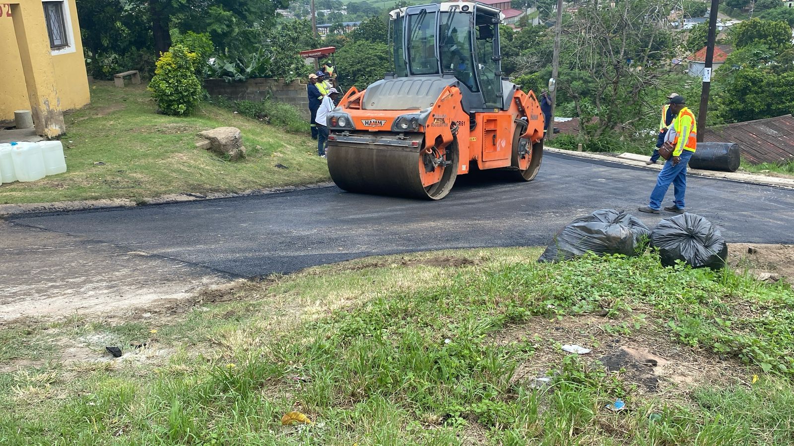 Tarring & asphalt image 16